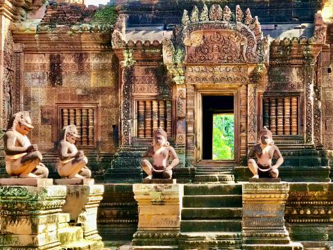 1-DAY BANTEAY SREI WITH ANGKOR TOUR