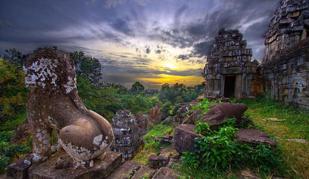 Phnom Bakheng - Siem Reap, CAMBODIA